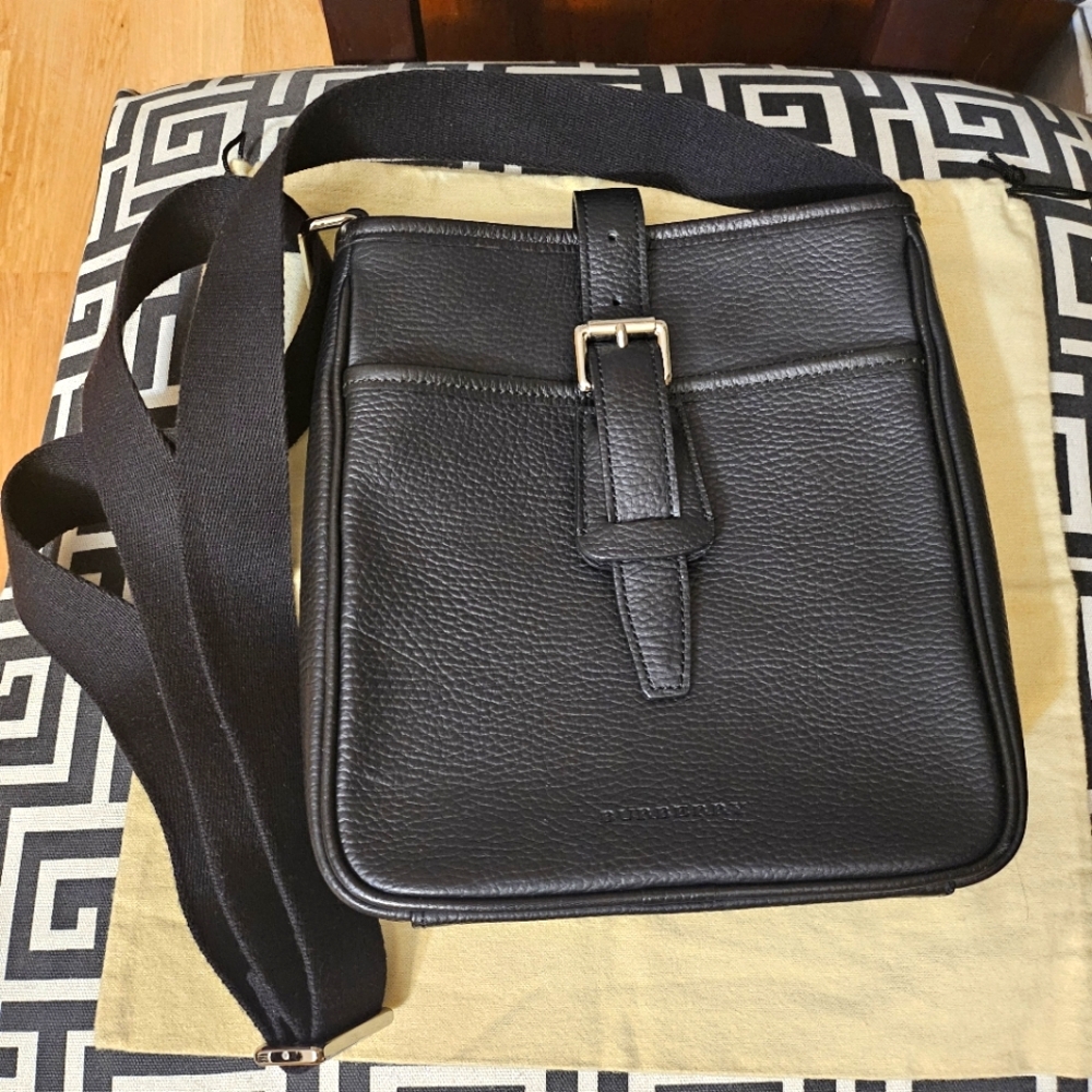 (Sold)Authentic Burberry crossbody bag UNISEX - Picture 5 of 13